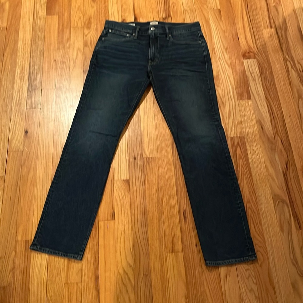 Very lightly used J. Crew slim/stretch fit denim jeans size 32x32.